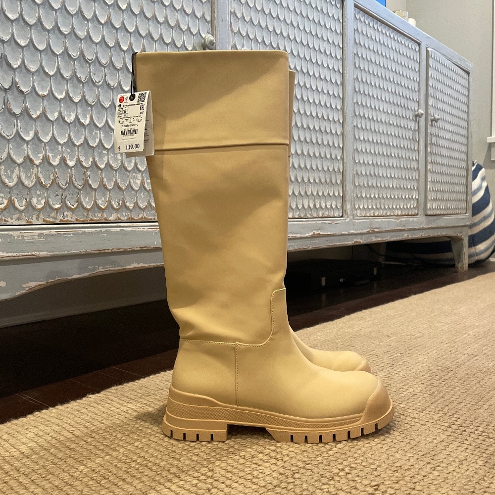 Brand new Zara boots size 37(7)